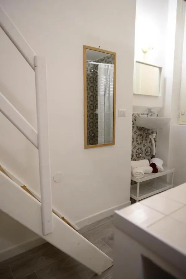 Central Guest House Naples Apartment