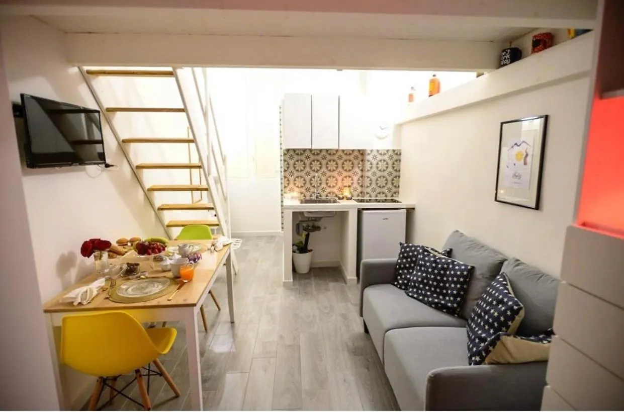 Central Guest House 那不勒斯